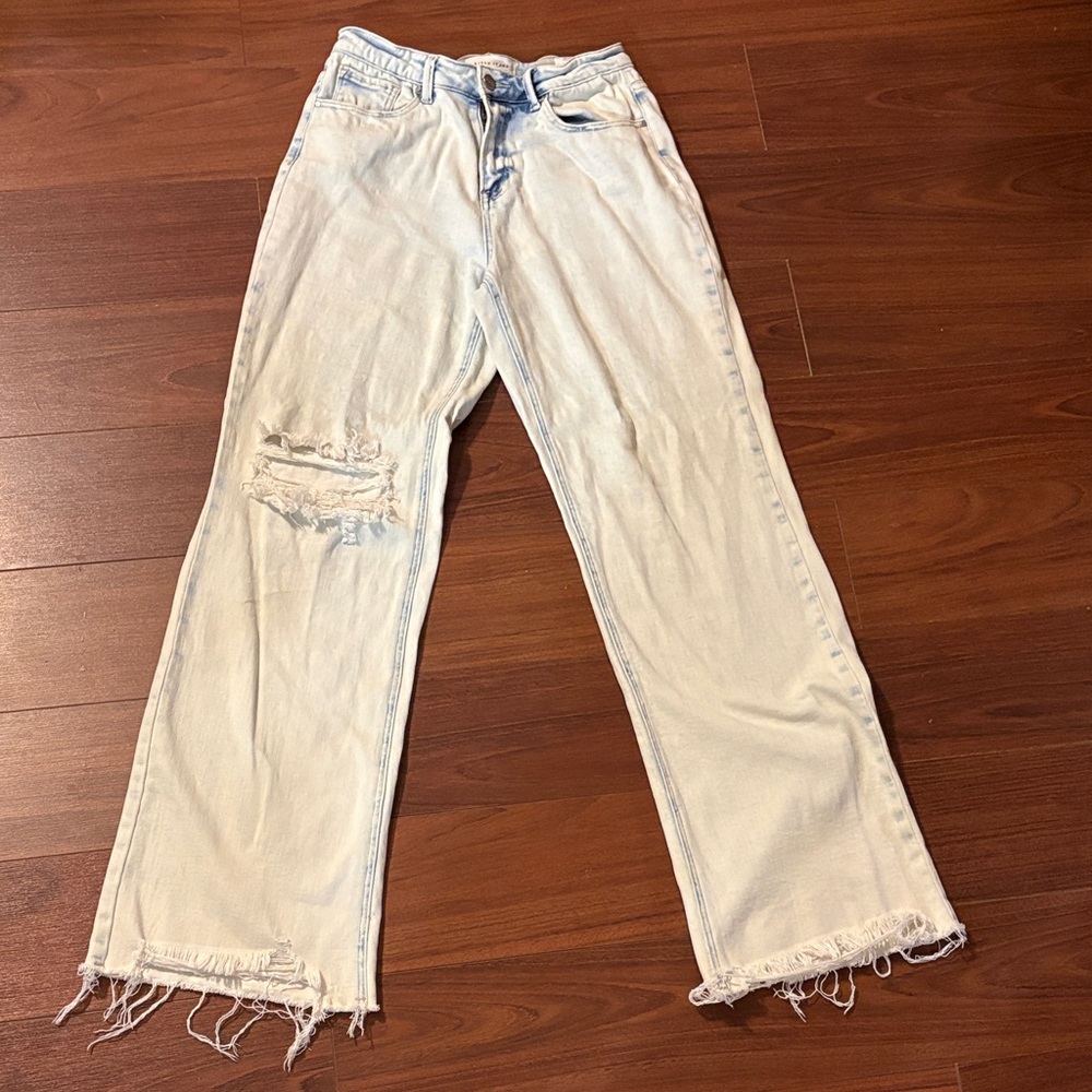 Women’s Risen jeans size 7 waist 28 light wash distressed